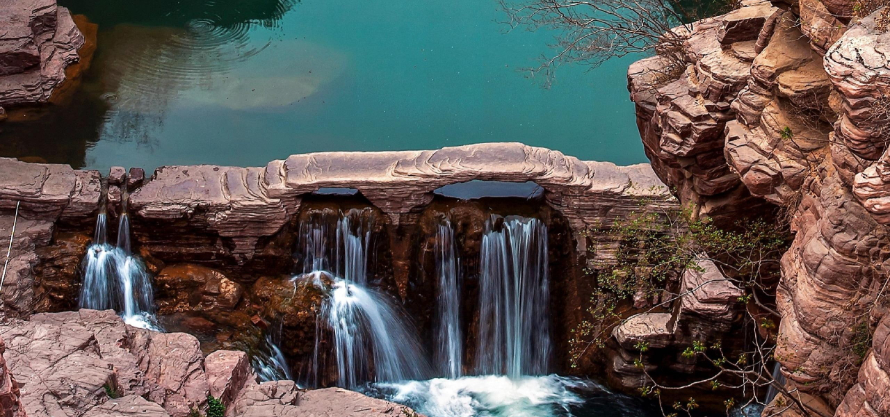 International Geographical Union---Commission on Geoparks.Promote the development of Geoparks from the Geographical perspectives.